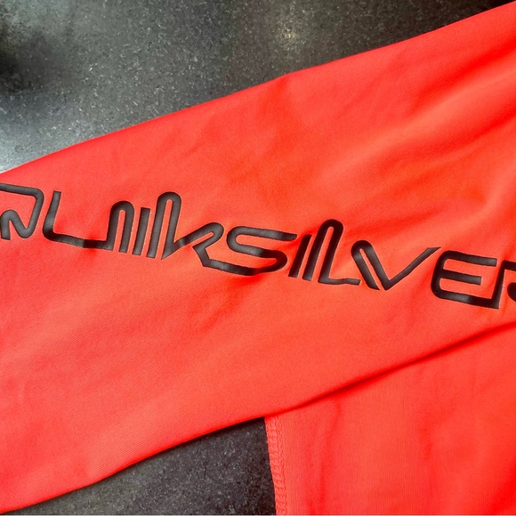 Quicksilver Rash guard - Picture 3 of 5